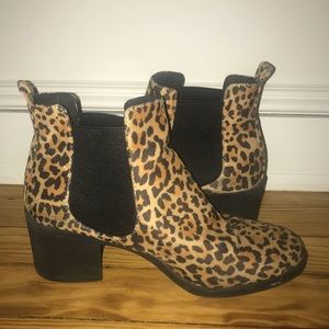 Cheetah printed Chelsea booties